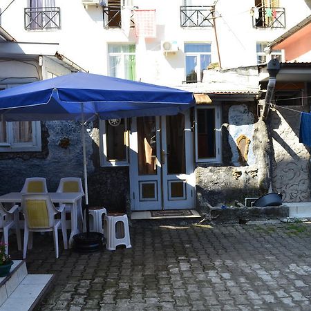 Tj+ Hostel Батуми Экстерьер фото