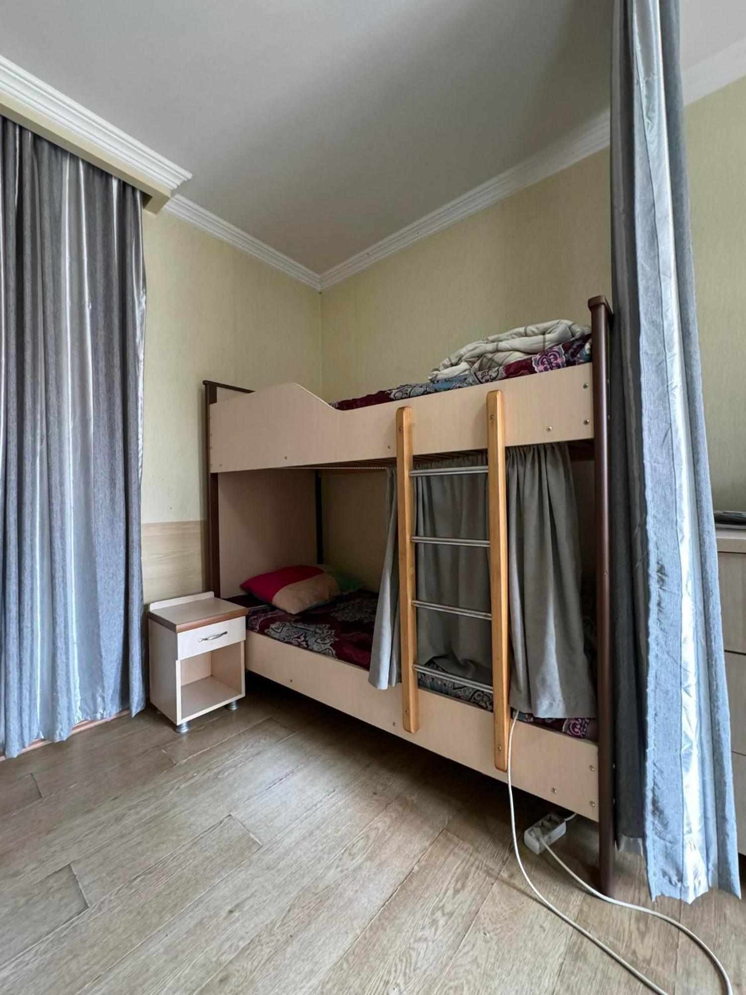 Tj+ Hostel Батуми Экстерьер фото