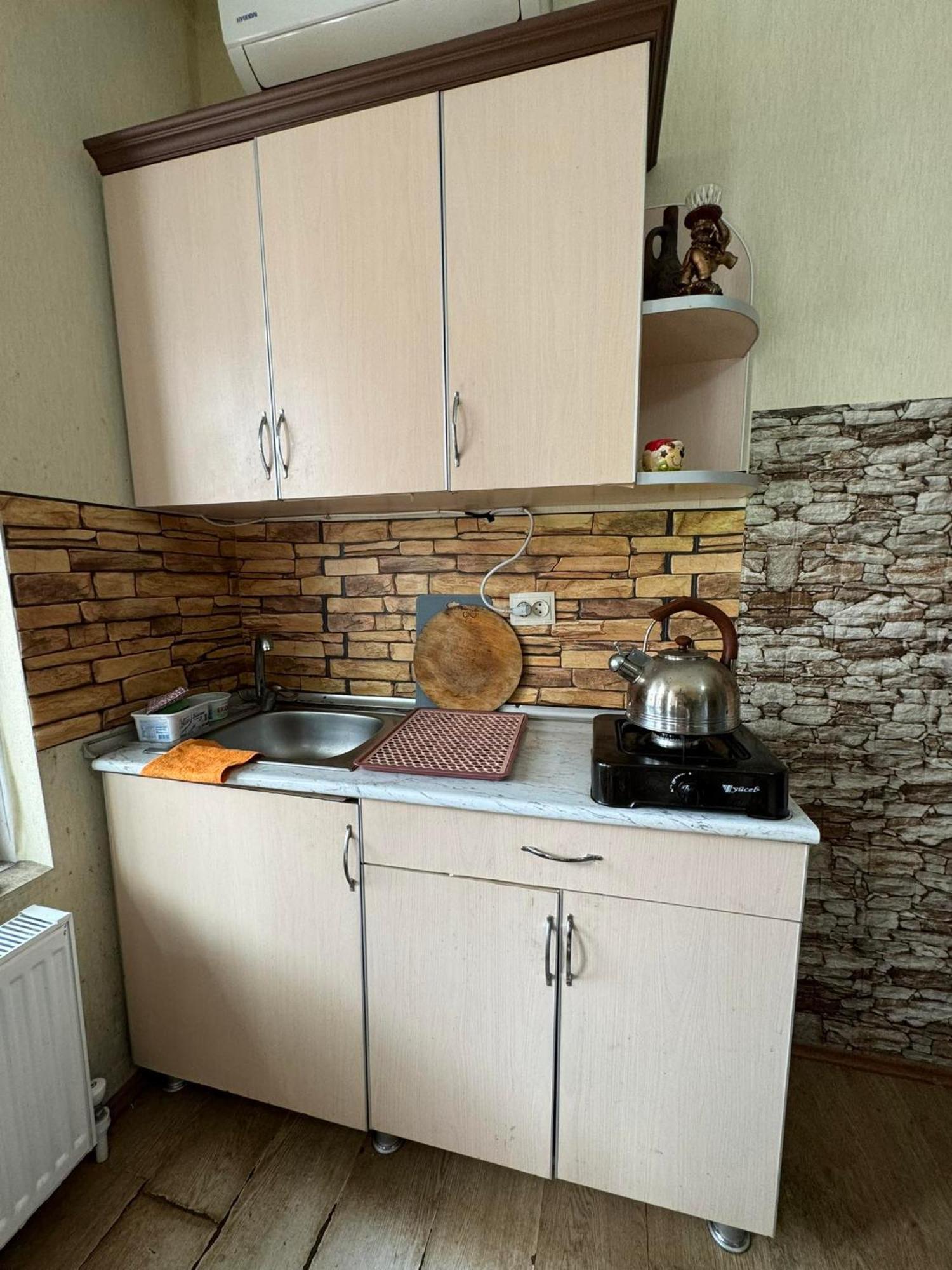 Tj+ Hostel Батуми Экстерьер фото