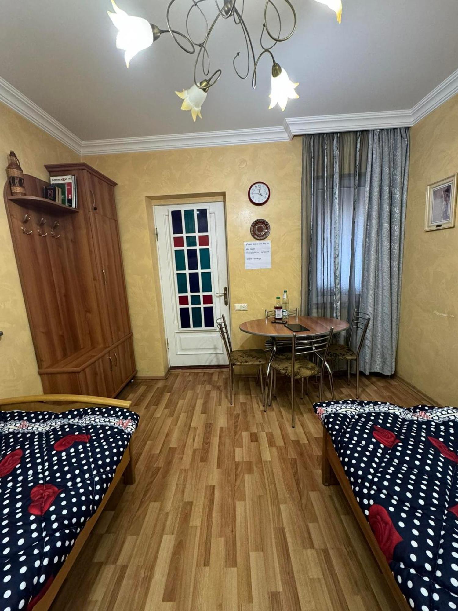 Tj+ Hostel Батуми Экстерьер фото