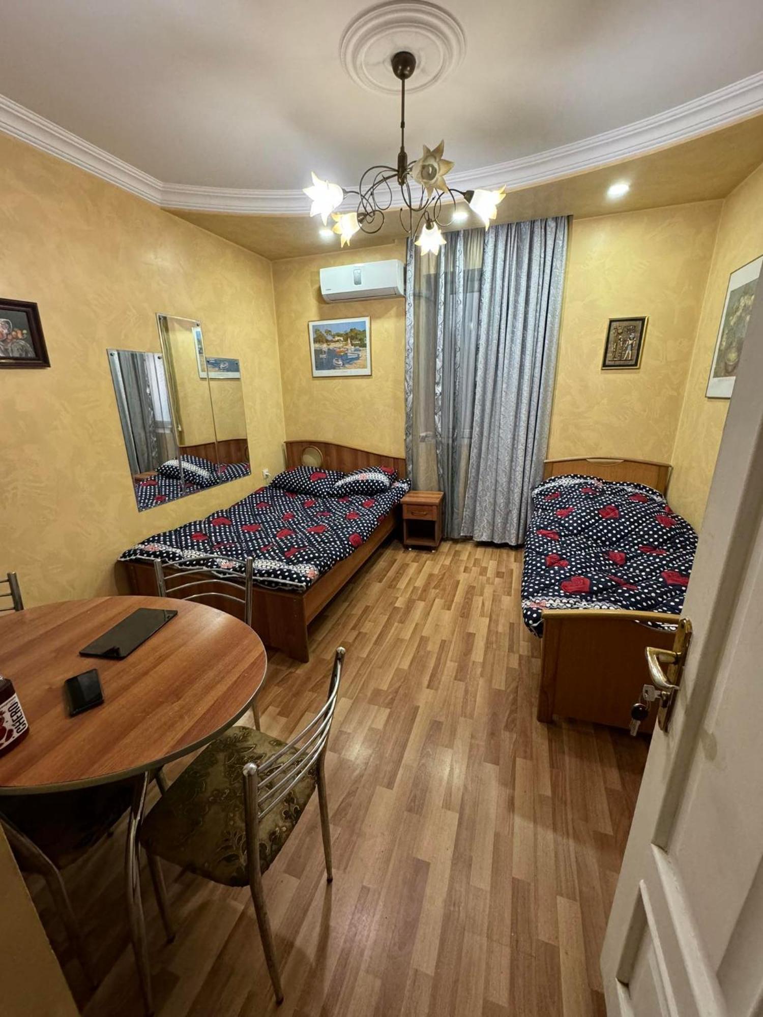 Tj+ Hostel Батуми Экстерьер фото